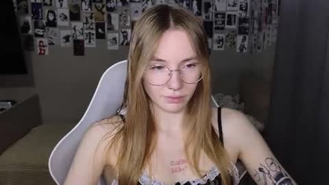 Snapshot of littlevildevil chatting on 07.18.26 Eliana online show from 07.18.26