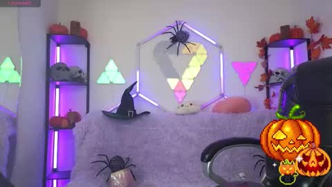 littlevixen18 online show from 10.20.25