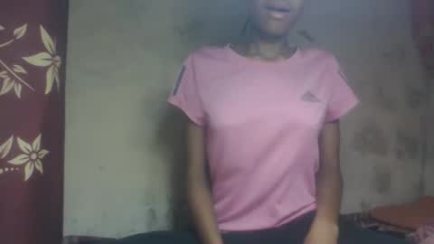 Snapshot of littleyanah chatting on 09.15.25 yanah online show from 09.15.25