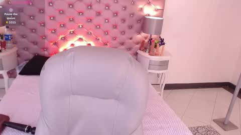 Nicky online show from 10.26.25