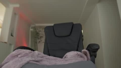 Emily  R online show from 01.20.25