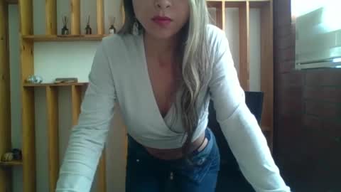 Snapshot of liz_28 chatting on 09.18.25 liz_28 online show from 09.18.25