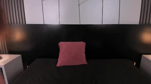 Liz  online show from 02.21.25