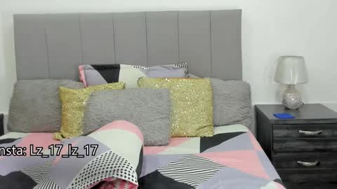 Snapshot of lizathomson_ chatting on 09.29.25 liza online show from 09.29.25