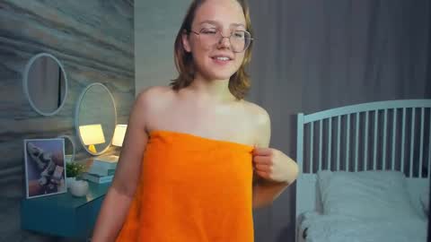 Snapshot of lizbethhaith chatting on 12.14.24 Lizbeth or Lizzy online show from 12.14.24