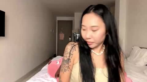 Snapshot of lizbethkvilhaug chatting on 10.20.25 Lizz online show from 10.20.25