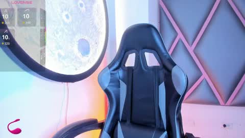 lizz online show from 04.07.26