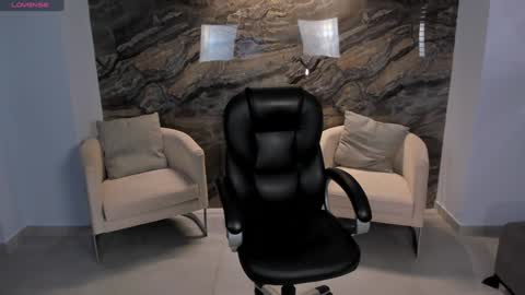 Lizzi  online show from 01.26.25