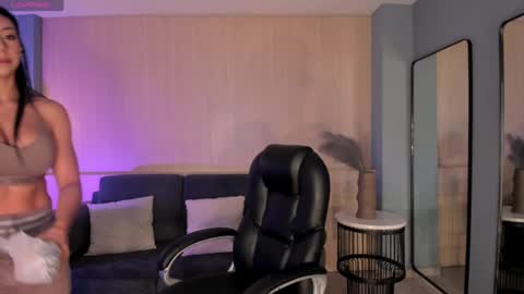 Lizzi  online show from 09.19.25