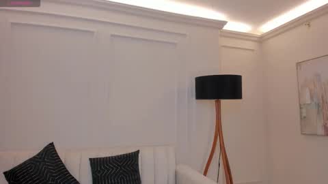 Lizzi  online show from 10.12.25