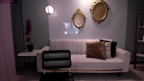 Lizzi  online show from 11.24.25