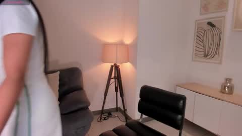 Lizzi  online show from 02.15.26