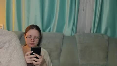 lizzi_muur online show from 12.19.24