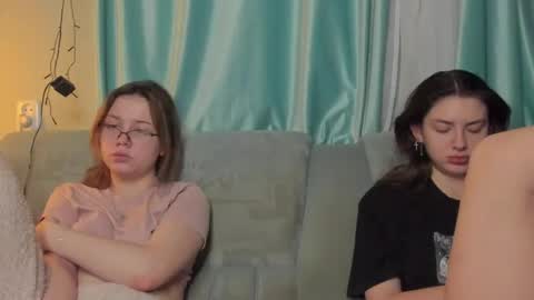 lizzi_muur online show from 01.05.25