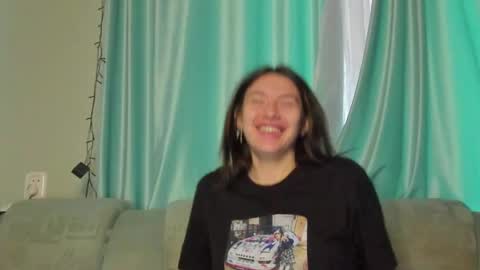 lizzi_muur online show from 01.21.25