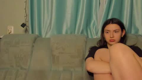 lizzi_muur online show from 01.22.25