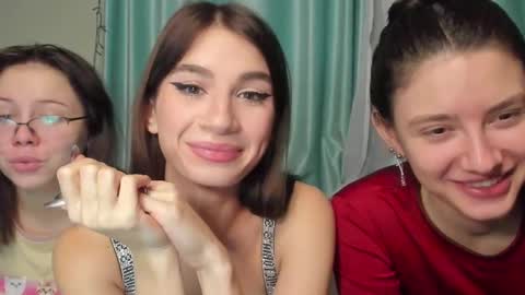 lizzi_muur online show from 01.23.25