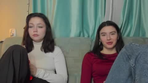 lizzi_muur online show from 01.23.25