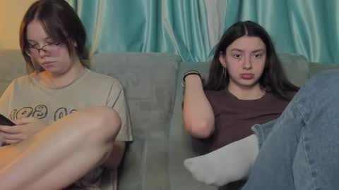 lizzi_muur online show from 02.03.25