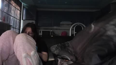 lizzi_muur online show from 02.20.25