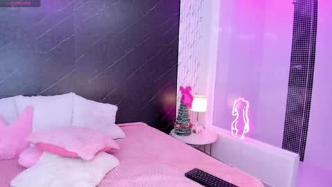 I am Lizz online show from 12.16.24