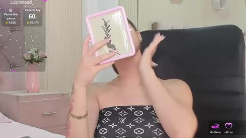 Lizzy Rossie online show from 05.25.26