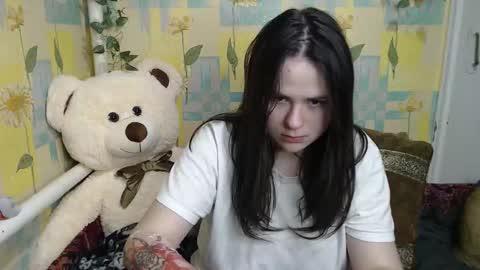 Snapshot of llevella chatting on 11.14.25 Sevy online show from 11.14.25