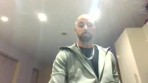 Leon online show from 02.15.25