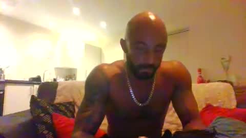 Leon online show from 11.28.25