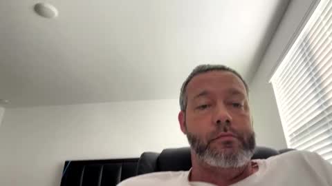 Snapshot of lngd_5 chatting on 12.16.25 lngd_5 online show from 12.16.25