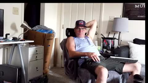 Snapshot of lngdickdaddy chatting on 09.21.25 LongDick Daddy online show from 09.21.25
