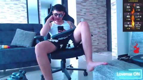 Snapshot of lobito_xxxl chatting on 11.14.25 lobito_xxxl online show from 11.14.25