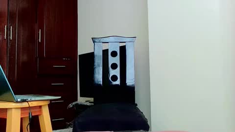 Snapshot of logaan_grey chatting on 10.28.25 logaan_grey online show from 10.28.25