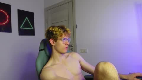 LOGAN FRASER online show from 10.09.25