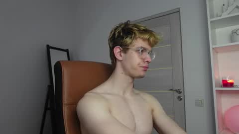 LOGAN FRASER online show from 10.11.25