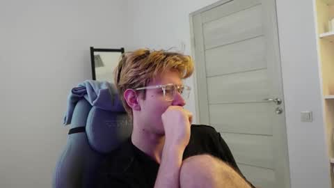 LOGAN FRASER online show from 10.18.25