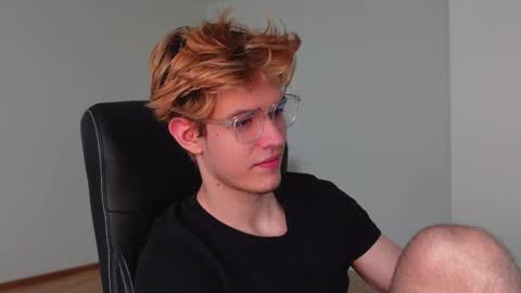 LOGAN FRASER online show from 10.22.25