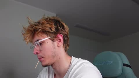 LOGAN FRASER online show from 10.29.25