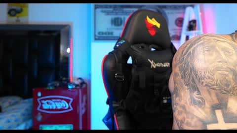 logan_hugh8 online show from 12.13.24