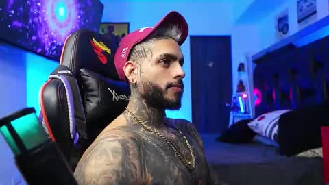 logan_hugh8 online show from 02.04.26