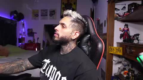 logan_hugh8 online show from 04.09.26