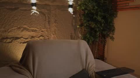 logan_varela online show from 10.14.25