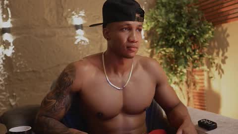 logan_varela online show from 11.11.25