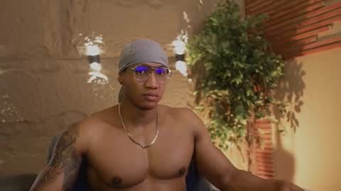 logan_varela online show from 11.12.25