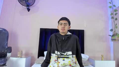 Snapshot of logan_wolf_ chatting on 12.16.25 Logan online show from 12.16.25