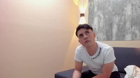 Snapshot of logan_yd chatting on 10.22.25 LOGAN YD online show from 10.22.25