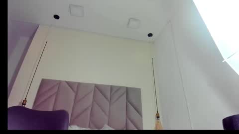 Snapshot of logangreys chatting on 02.17.26 LoganGreys online show from 02.17.26