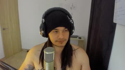 Snapshot of loganhot22 chatting on 12.12.24 Logan online show from 12.12.24