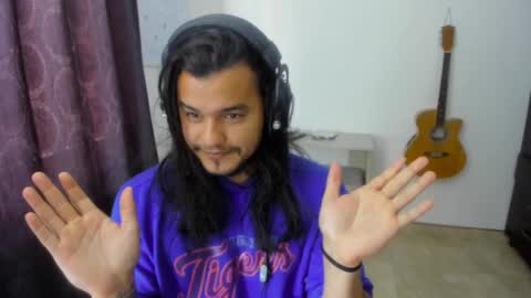 Snapshot of loganhot22 chatting on 02.01.25 Logan online show from 02.01.25