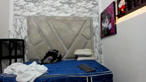 Snapshot of loganjhonson chatting on 09.23.25 loganjhonson online show from 09.23.25